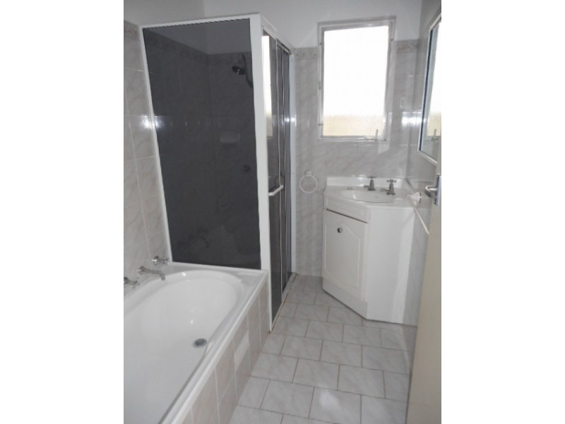 2 Graham Street, Para Hills SA 5096