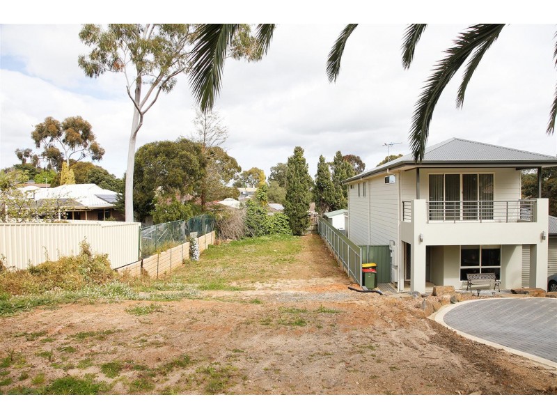 22 Blinkbrae Avenue, Happy Valley SA 5159