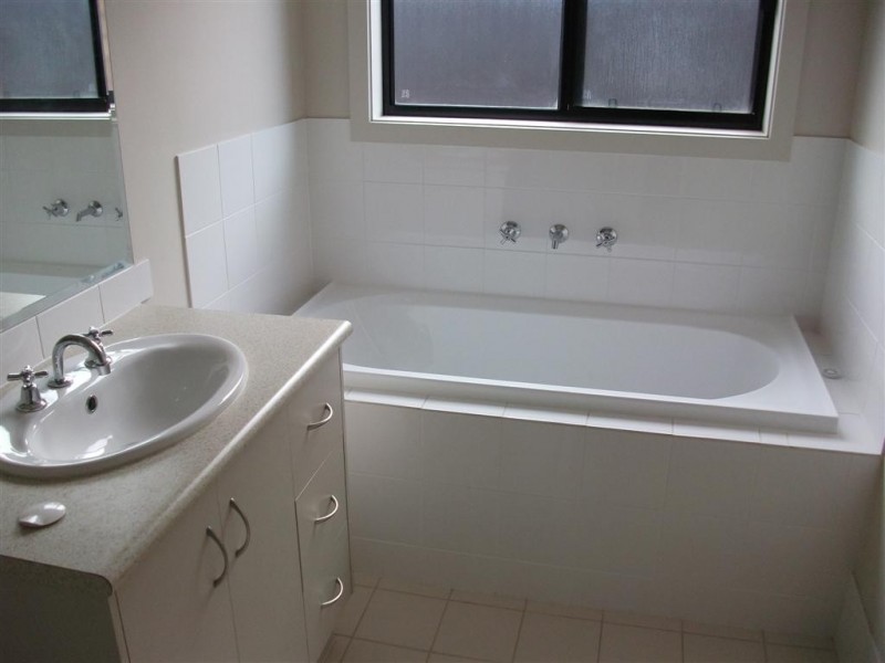 4 Albert court, Andrews Farm SA 5114