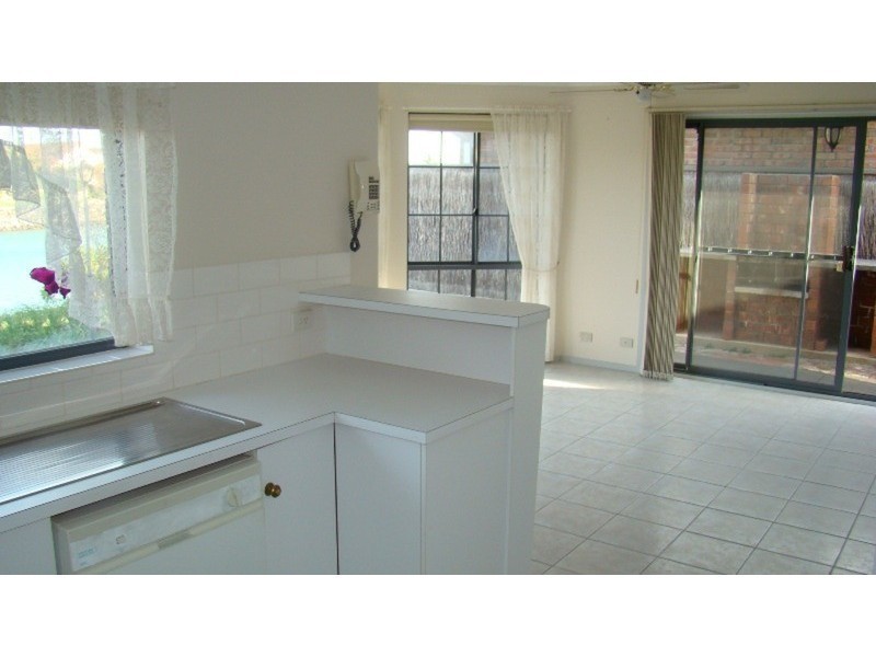 17 Matthew Flinders Drive, Encounter Bay SA 5211