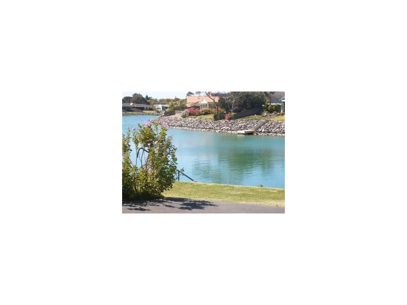 17 Matthew Flinders Drive, Encounter Bay SA 5211