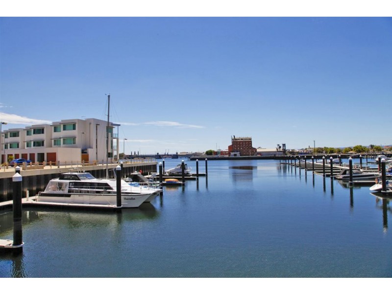 Apart 206/ 1-2 Tarni Court, Spinnaker Sky Homes, New Port SA 5015