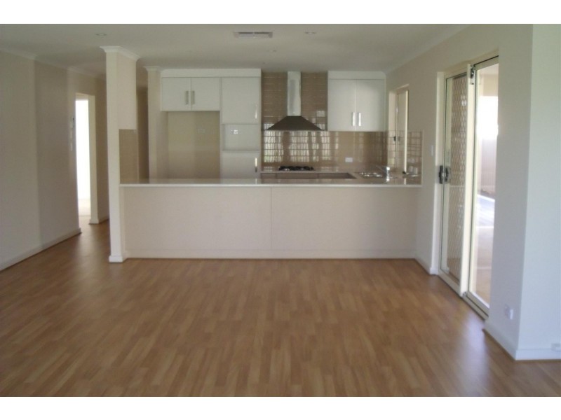 4 Burton Bank, Aldinga Beach SA 5173