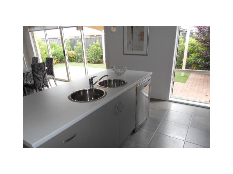 19 Jindabyne Street, Andrews Farm SA 5114
