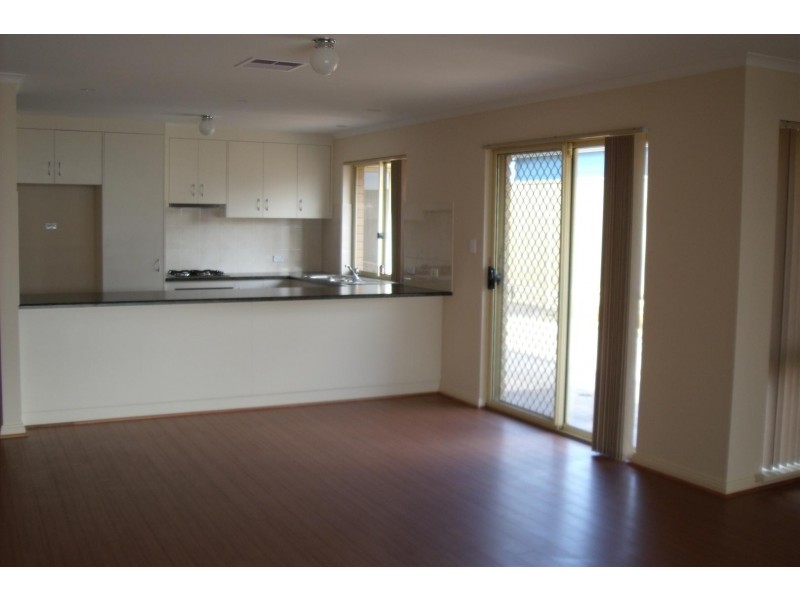 7 Scrub Avenue, Aldinga Beach SA 5173