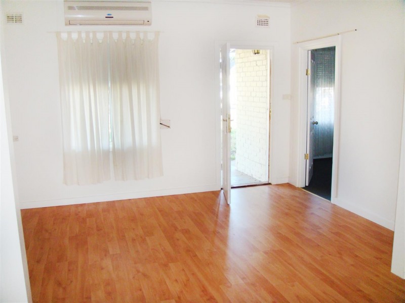 37 Tiparra Avenue, Park Holme SA 5043