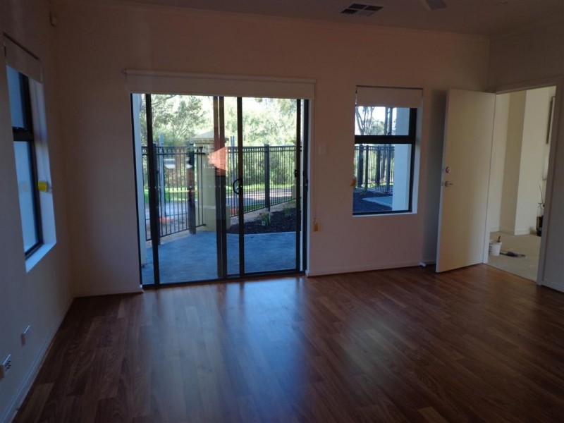 24/8 Fourth Avenue, Mawson Lakes SA 5095