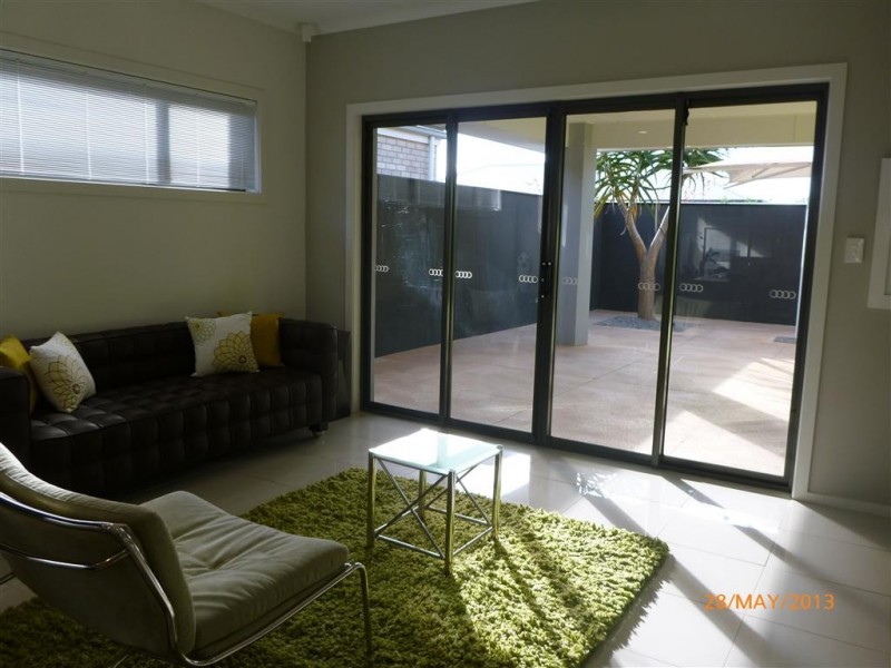 8 East Parkway, Andrews Farm SA 5114