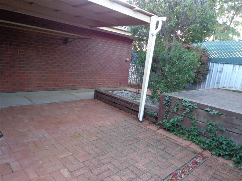 18 Manunda Way, Hallett Cove SA 5158