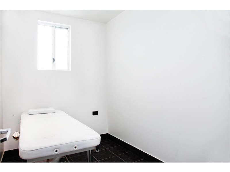 2/245 Grange Road, Findon SA 5023