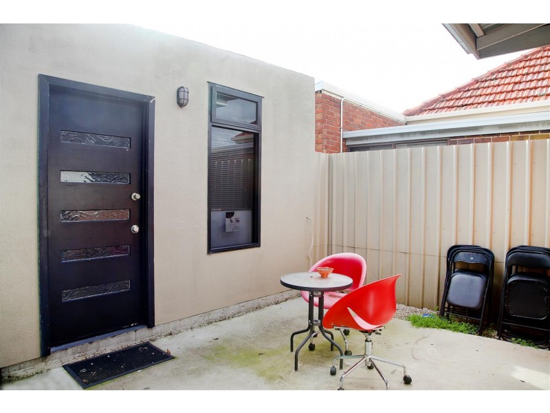 2/245 Grange Road, Findon SA 5023