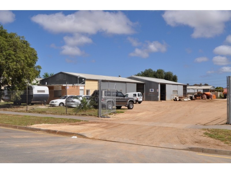 13 Barfield Cres, Elizabeth West SA 5113
