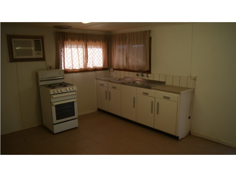 899 Holly Crescent, Coober Pedy SA 5723