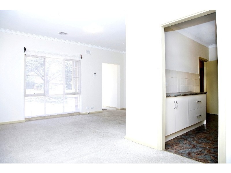 6 CAMERON ROAD, Elizabeth Vale SA 5112