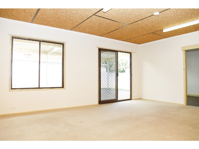 6 CAMERON ROAD, Elizabeth Vale SA 5112