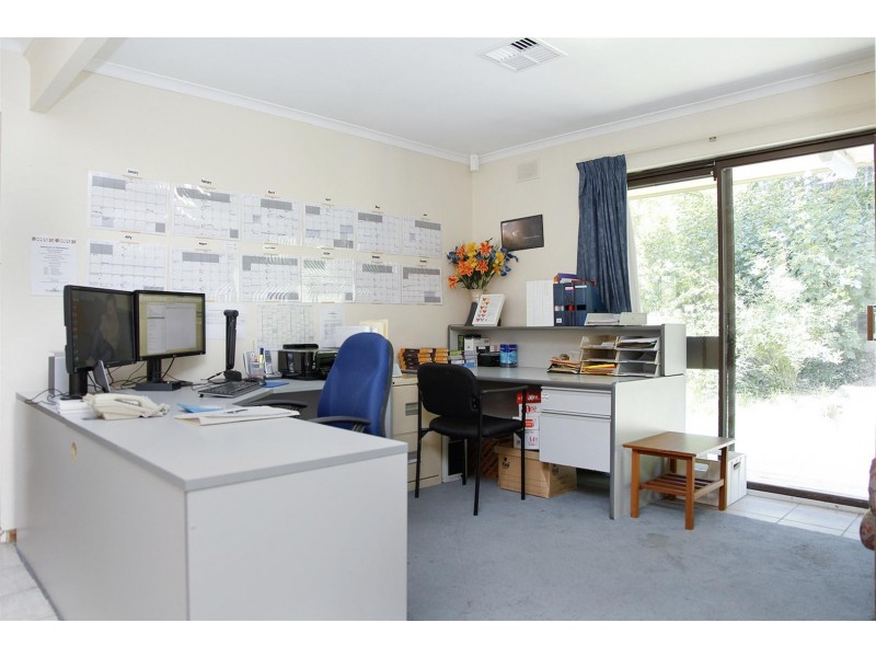 2 Avenue Road, Stirling SA 5152