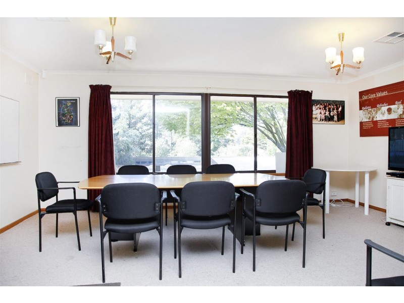 2 Avenue Road, Stirling SA 5152