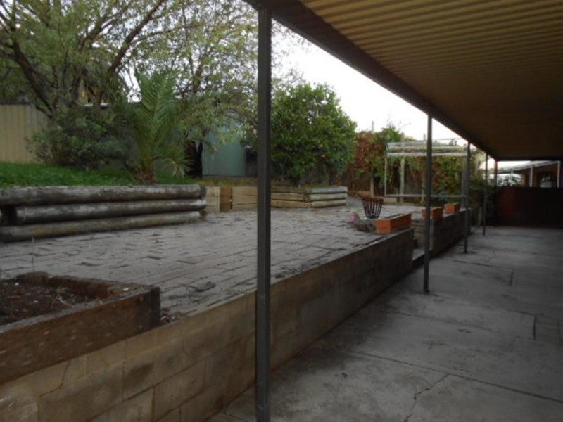 15 Tooma Street, O’sullivan Beach SA 5166