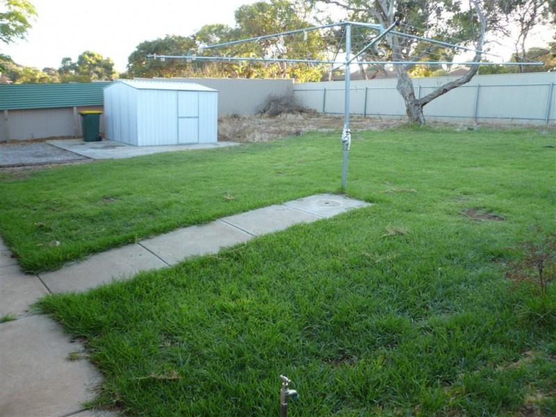 6 Vilna Crescent, Hackham West SA 5163