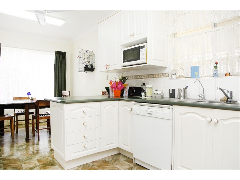 15 Meadowvale Road, Modbury SA 5092