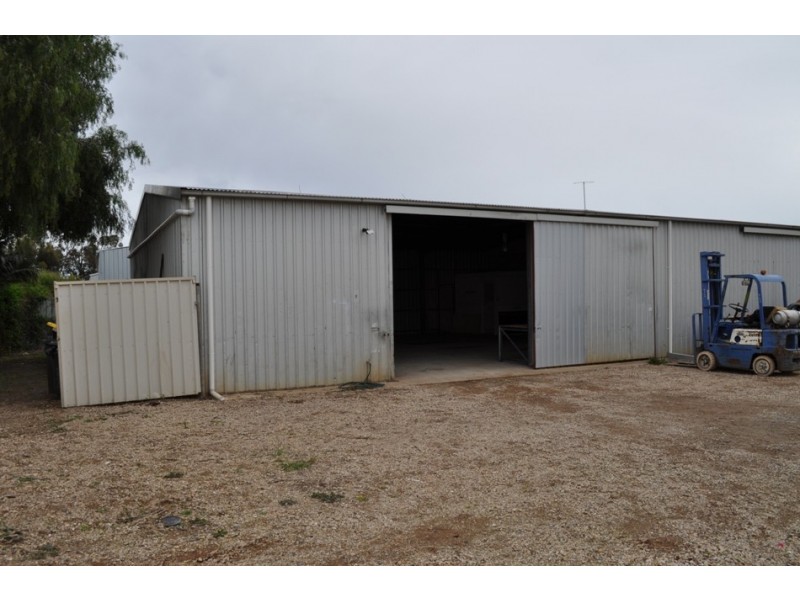 3,14 Hooke Rd, Elizabeth West SA 5113