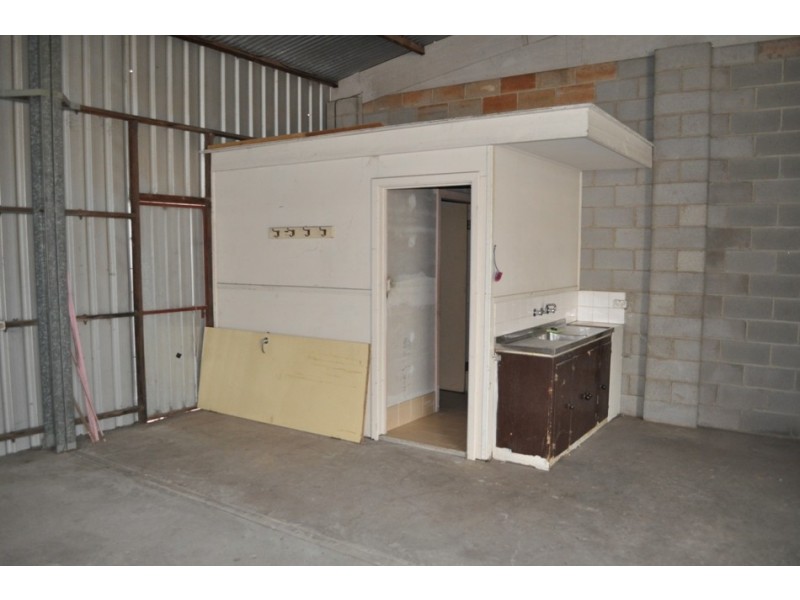 3,14 Hooke Rd, Elizabeth West SA 5113