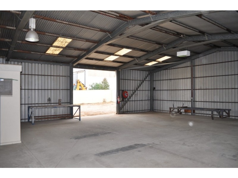 3,14 Hooke Rd, Elizabeth West SA 5113