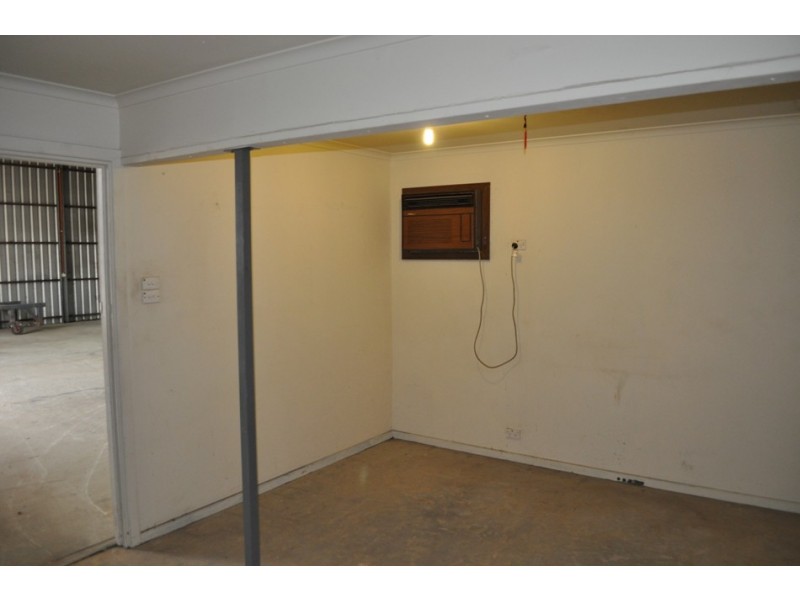 3,14 Hooke Rd, Elizabeth West SA 5113