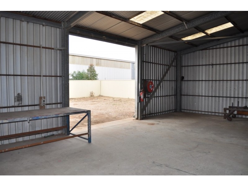 3,14 Hooke Rd, Elizabeth West SA 5113