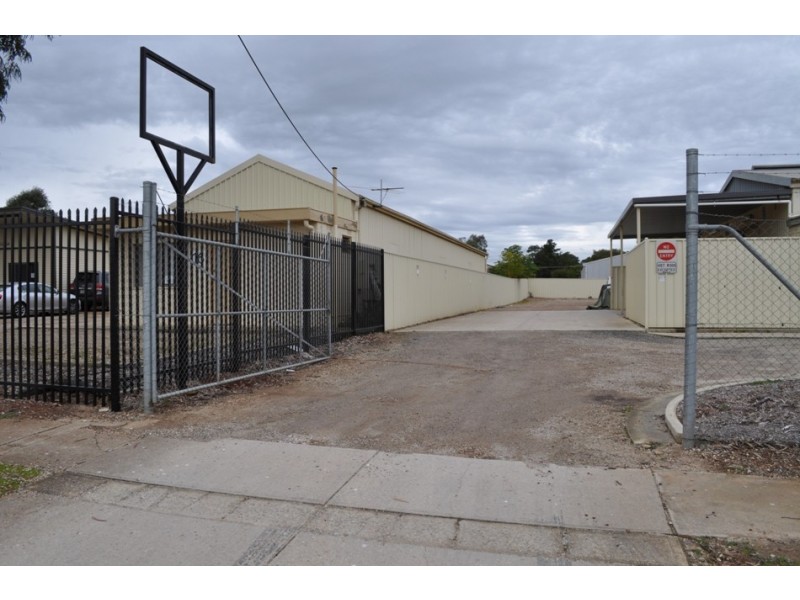 3,14 Hooke Rd, Elizabeth West SA 5113