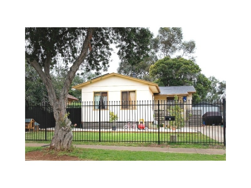 28 Barton Road, Elizabeth Downs SA 5113