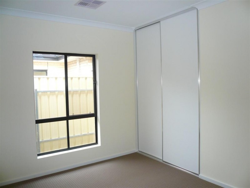 13A Macquarie Avenue, Hillcrest SA 5086