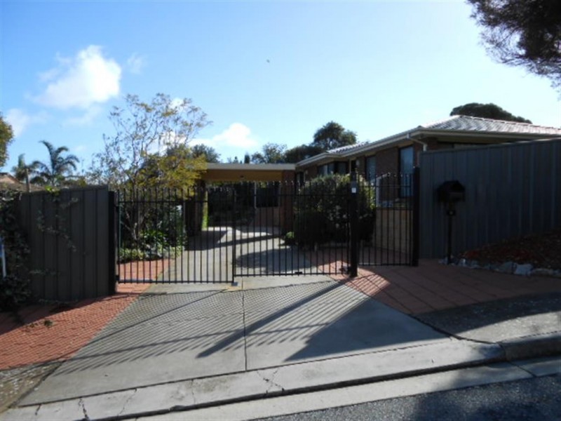 18 Manunda Way, Hallett Cove SA 5158