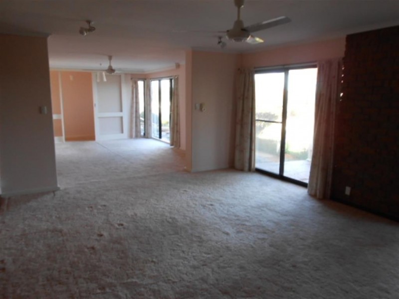 18 Manunda Way, Hallett Cove SA 5158