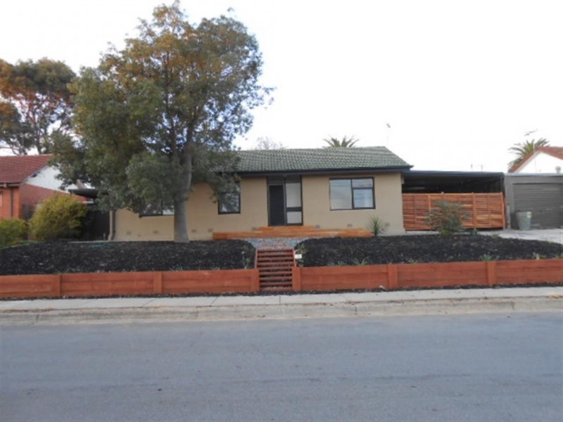 15 Tooma Street, O’sullivan Beach SA 5166