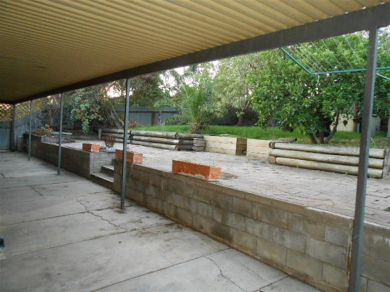 15 Tooma Street, O’sullivan Beach SA 5166