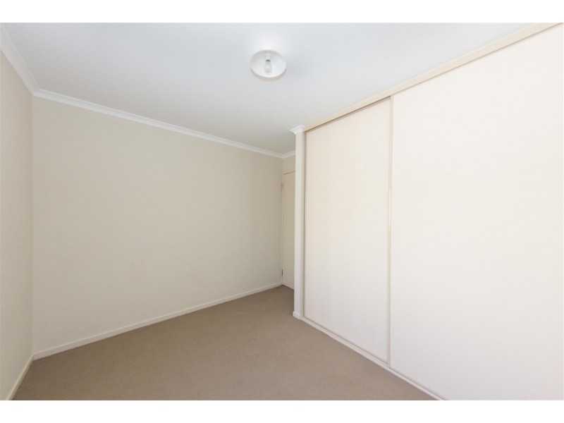 8 Kari Crescent, Huntfield Heights SA 5163