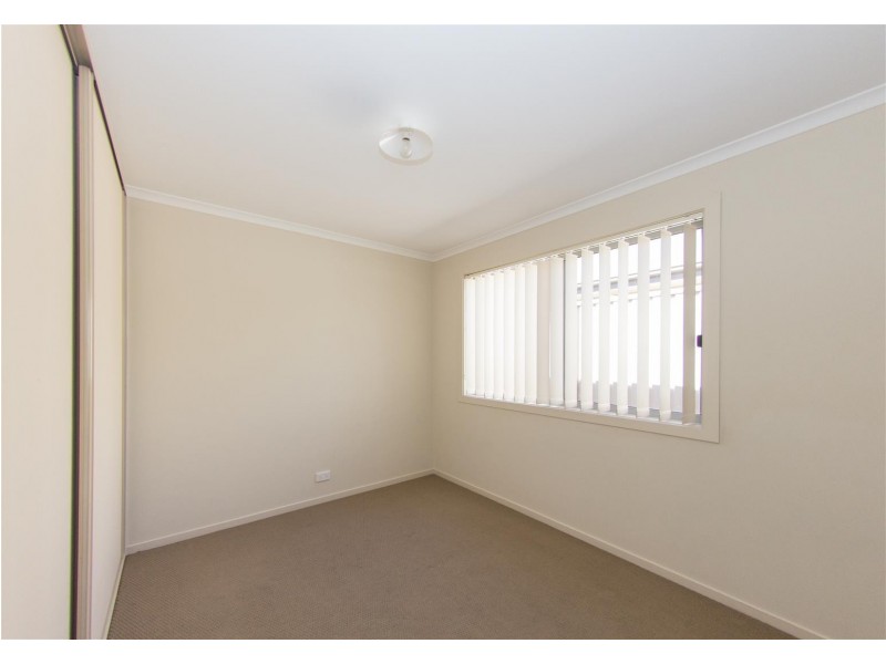 8 Kari Crescent, Huntfield Heights SA 5163