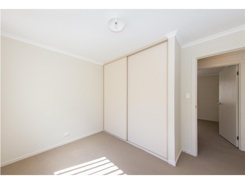 8 Kari Crescent, Huntfield Heights SA 5163