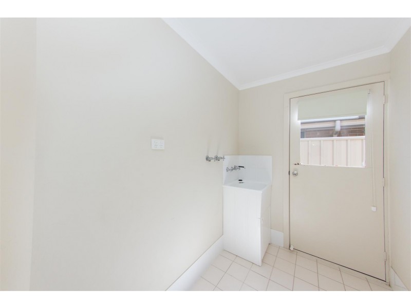 8 Kari Crescent, Huntfield Heights SA 5163