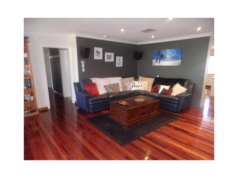9 Pierre Road, Modbury SA 5092
