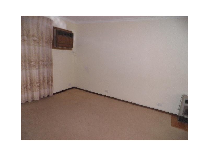 16 Parachilna court, Smithfield SA 5114