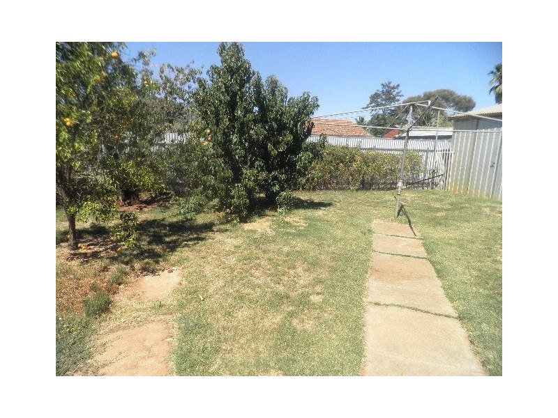 16 Parachilna court, Smithfield SA 5114