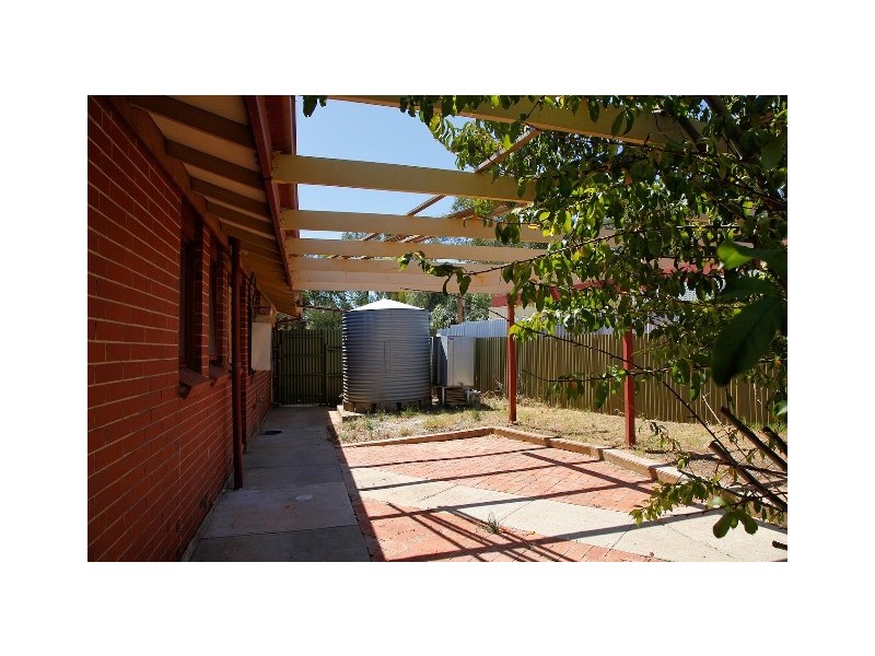 16 PARACHILNA CT, Smithfield SA 5114
