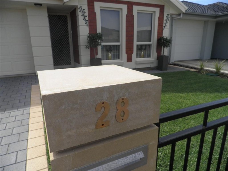 28 St Lawrence, Munno Para West SA 5115