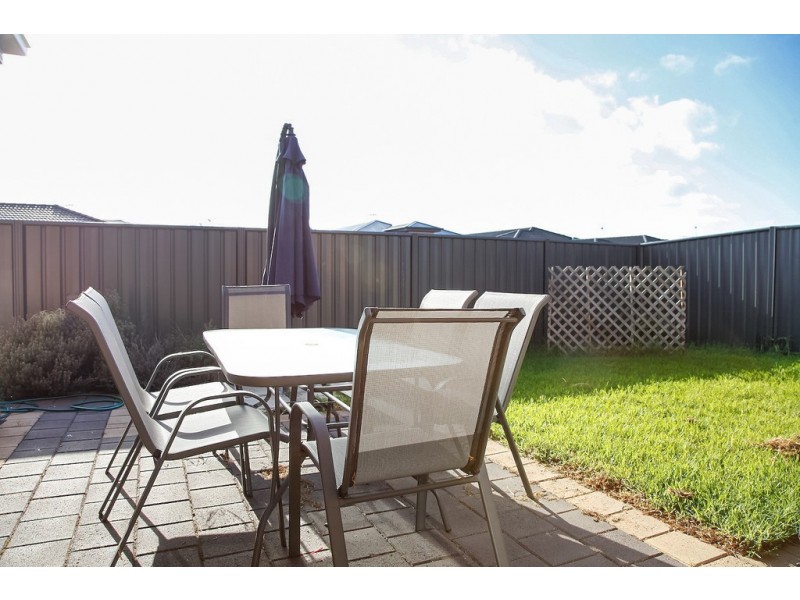 32 WATTLEBIRD DR, Burton SA 5110