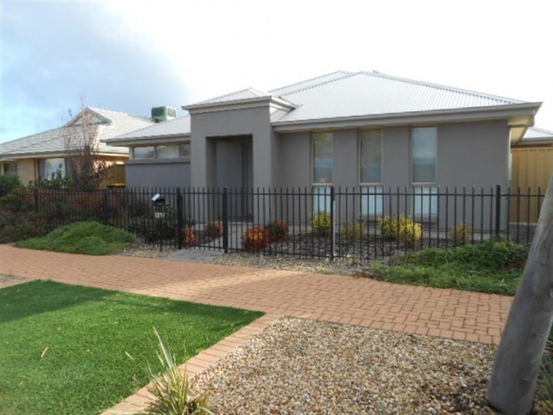 has solar -753 Grand Blvd, Seaford Meadows SA 5169