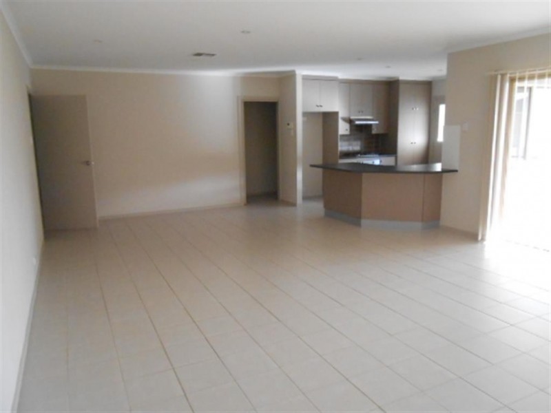 has solar -753 Grand Blvd, Seaford Meadows SA 5169
