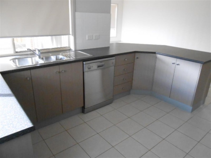 has solar -753 Grand Blvd, Seaford Meadows SA 5169