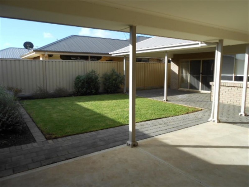 has solar -753 Grand Blvd, Seaford Meadows SA 5169